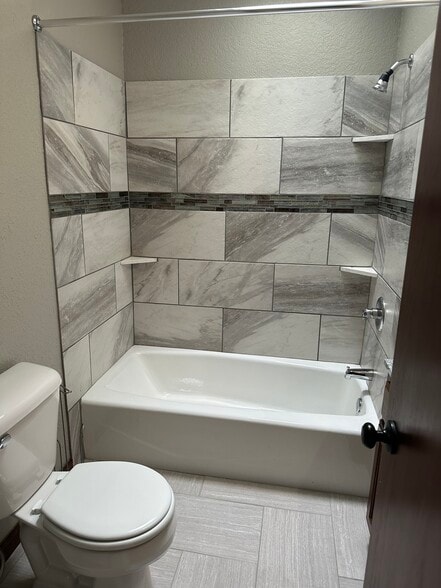 Building Photo - 2605 Briarcliff Dr