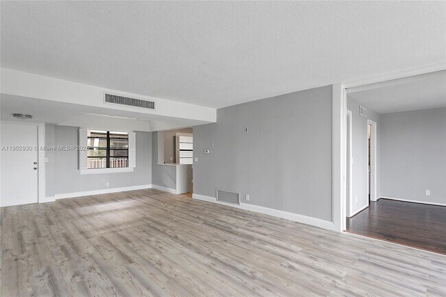 Building Photo - 501 SW 11th Pl