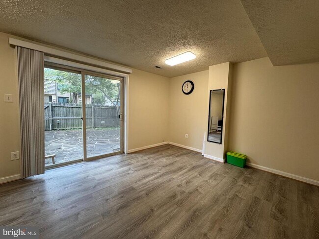 Building Photo - 10676 Muirfield Dr