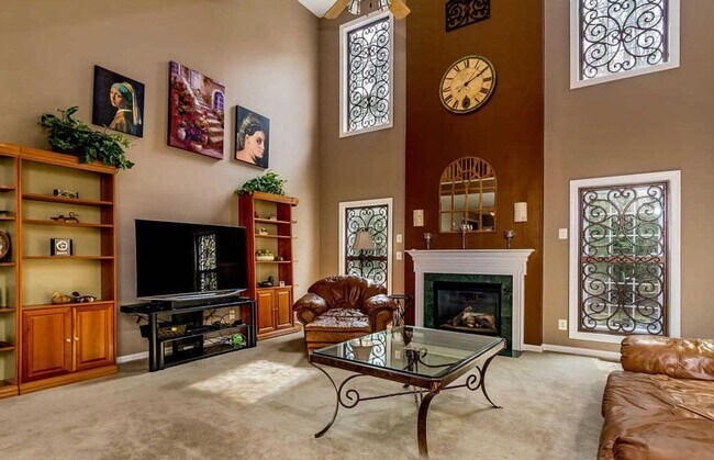 Building Photo - Gorgeous 4,000sqft  5-bed 3.5-bath Home near Chantilly Economic corridor