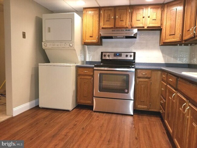 Building Photo - 1411 Forest Ln