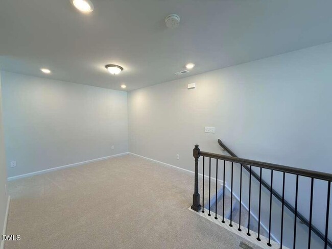 Building Photo - 2007 English Saddle Ln