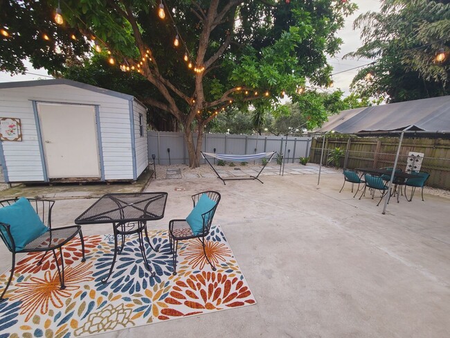 Building Photo - 20520 NE 15th Ave