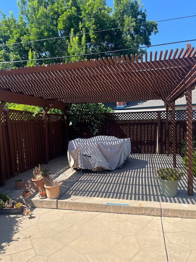 Building Photo - Charming Santa Clara Home with Backyard Perfect for Summer Nights!