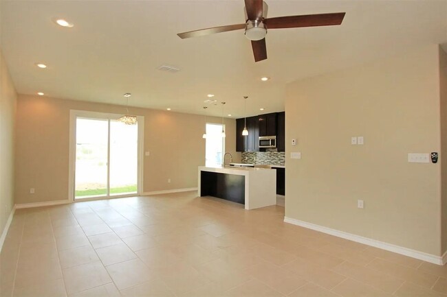 Building Photo - 7917 Elka Lp