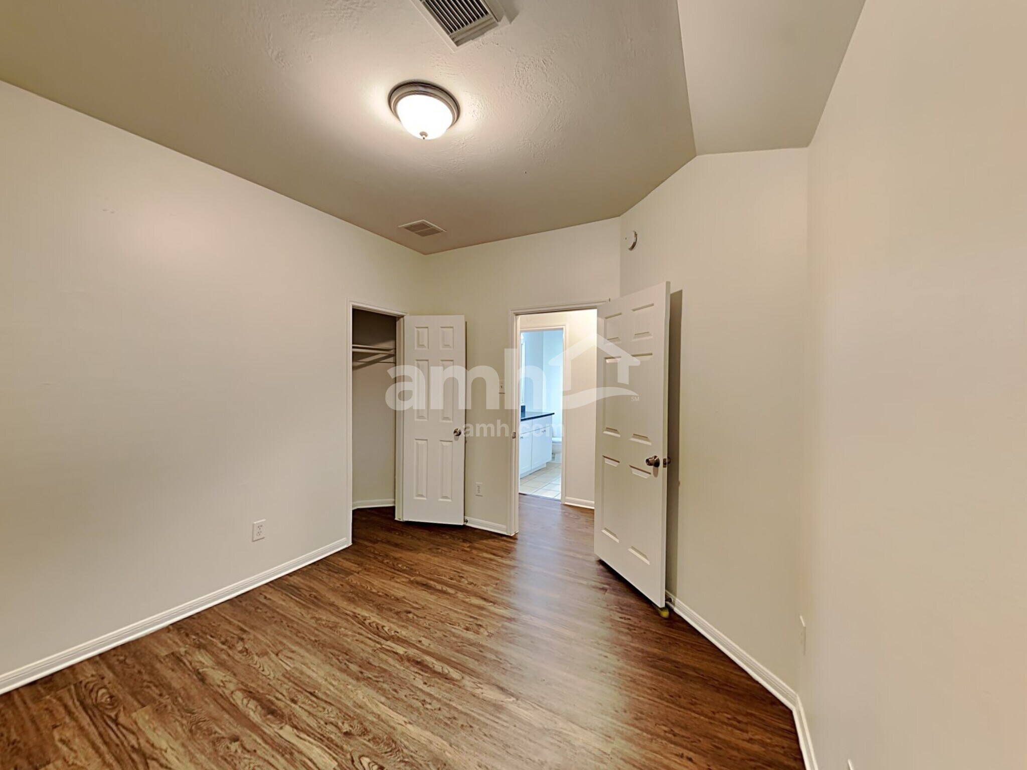 Building Photo - 15207 Henderson Point Dr