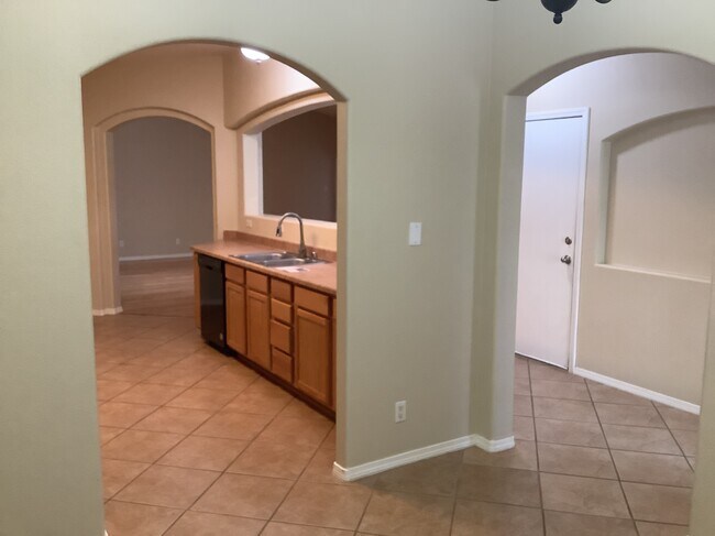 Building Photo - 3141 Zia St NE