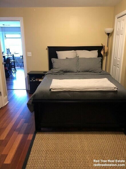 Building Photo - 341 W Broadway