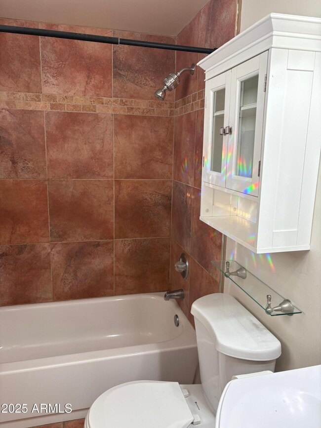 Building Photo - 6804 E 2nd St