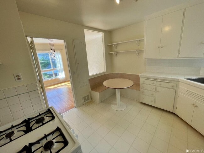 Building Photo - 1632 Funston Ave