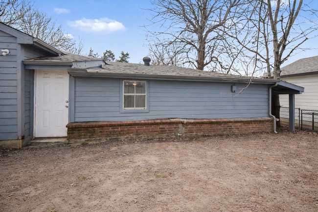 Building Photo - Affordable spacious 3bed/1bath unit!