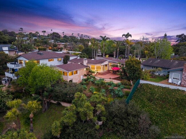 Building Photo - 6430 La Jolla Scenic S Dr