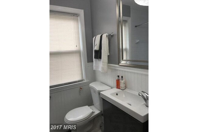 Building Photo - 1441 Walker Ave