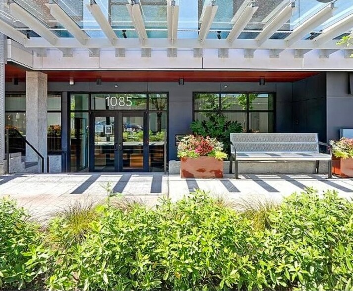 Building Photo - 1085 103rd Ave NE