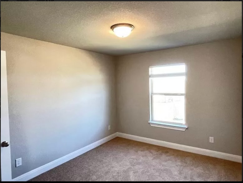 Building Photo - 200 Mayney Ln