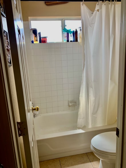 Building Photo - 1700 Deep Spring Ave