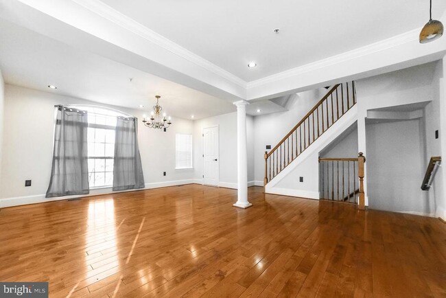 Building Photo - 3100 Esser Pl