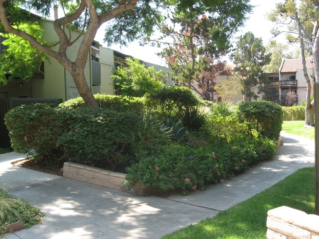 Building Photo - 4804 Hollow Corner Rd