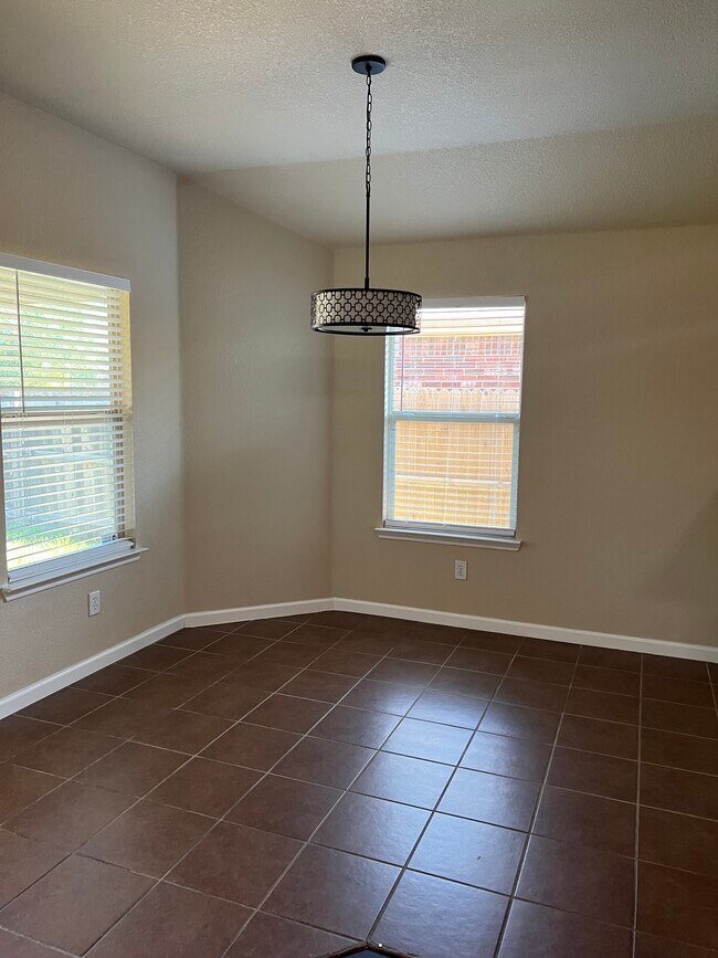 Building Photo - 1501 Applegate Way