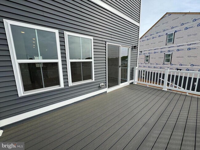 Building Photo - 36122 Wilderness Shores Way