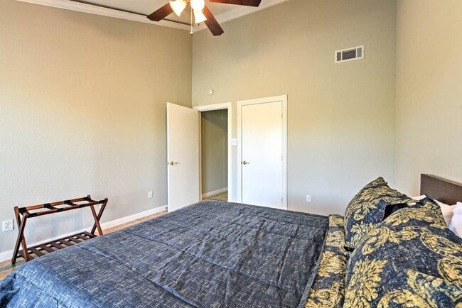 Building Photo - Completely remodeled and furnished Waterfront property!