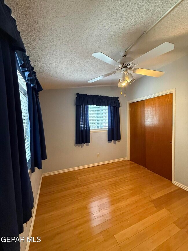 Building Photo - 10449 Chinaberry Dr