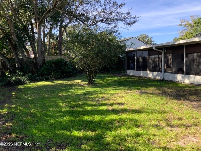 Building Photo - 1809 Kings Way