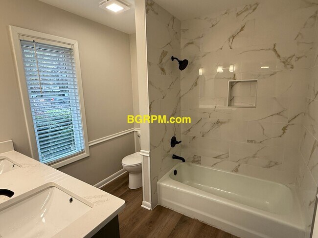 Building Photo - 3 BD 2 BA