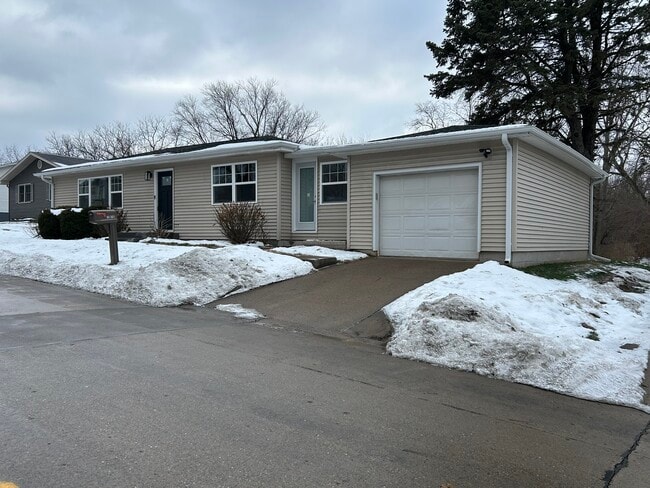 Building Photo - 1810 Logan St