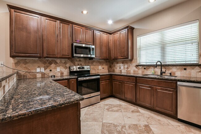 Building Photo - 10506 Chateau Ln