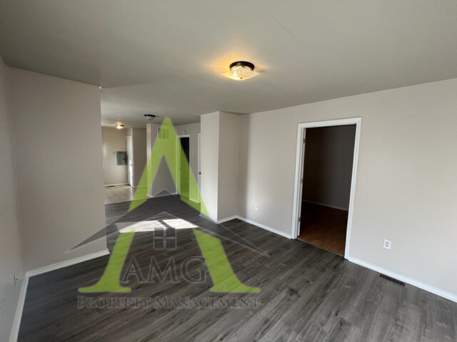 Building Photo - 2410 Indianapolis Ave