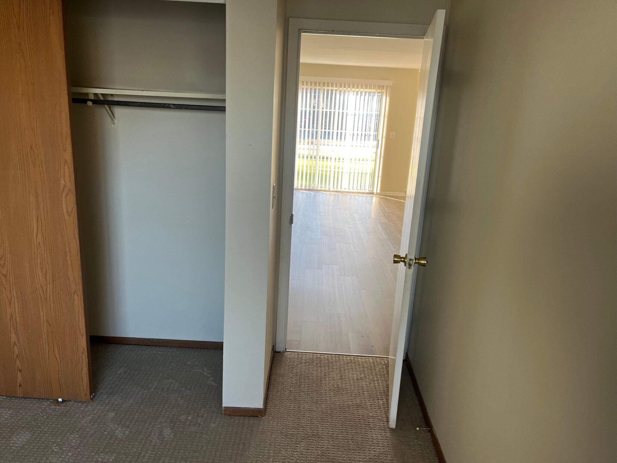 Building Photo - 660 Oriole Ct