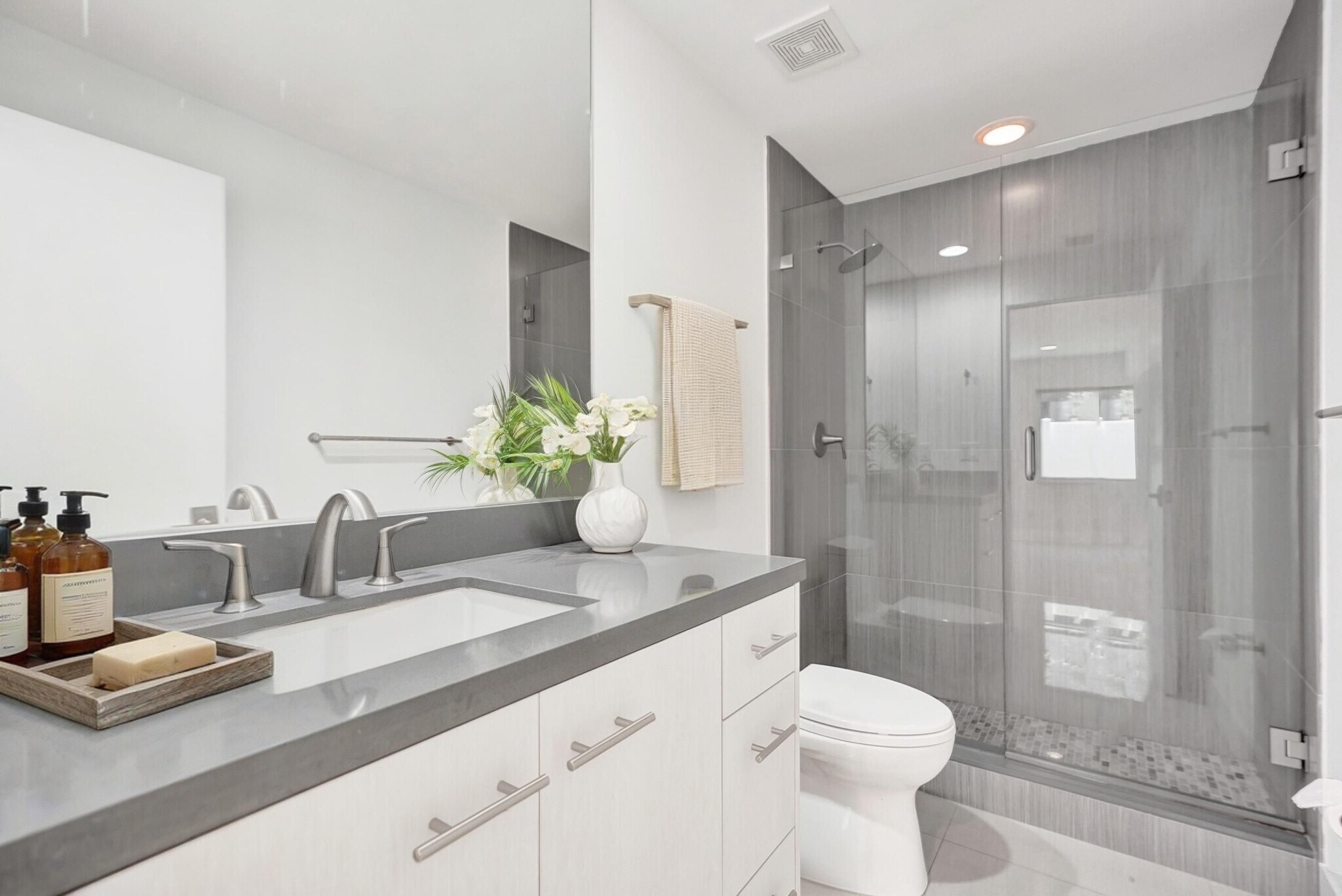 1st floor bathroom - 820 NE 7th St