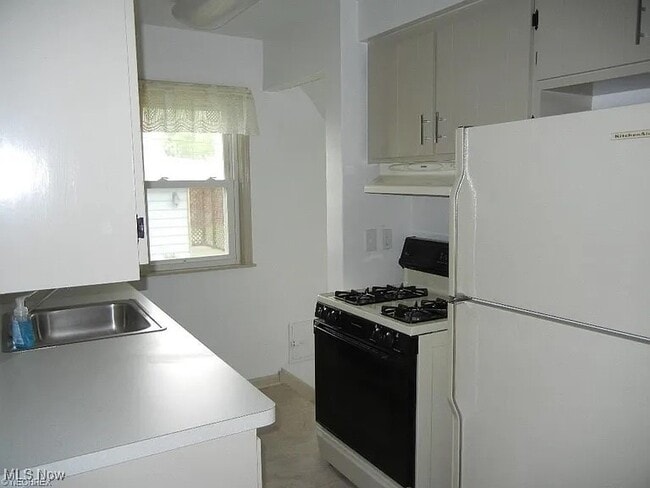 Building Photo - 6228 Archwood Rd