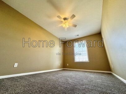 Building Photo - 216 Bass Pond Glen Dr
