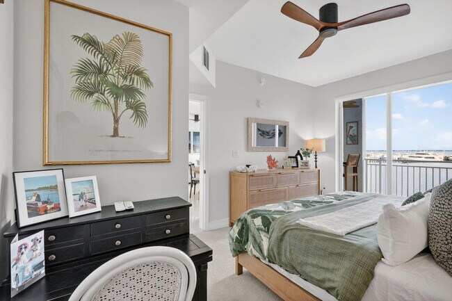 Building Photo - 675 NW Flagler Ave