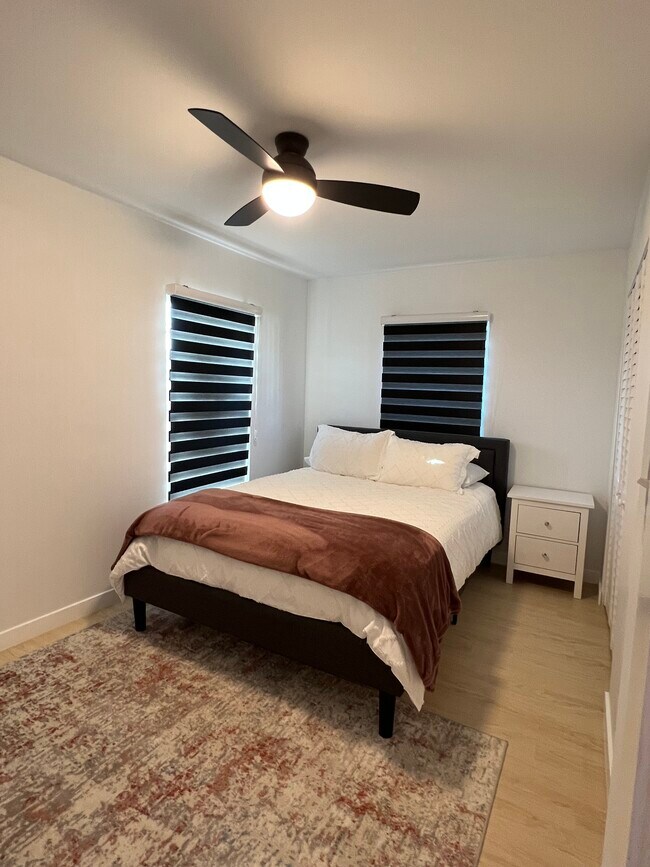 Memory foam queen bed in master bedroom. - 2016 N Ave