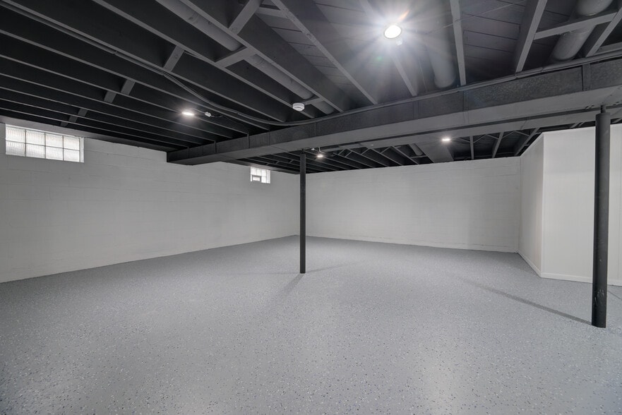 Building Photo - 834 Oregon St