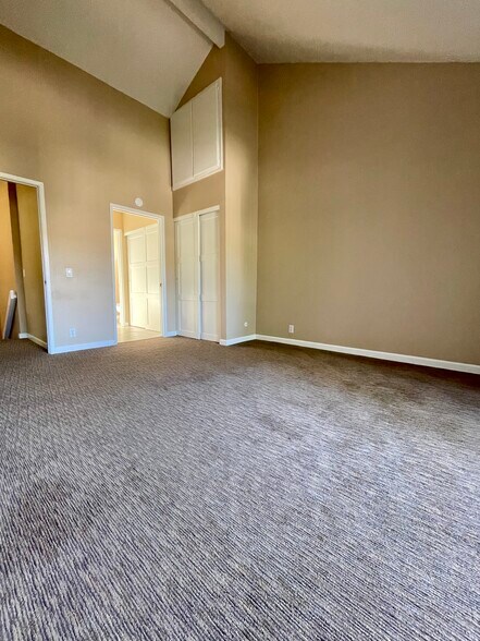 Primary Bedroom - 8444 Via Sonoma