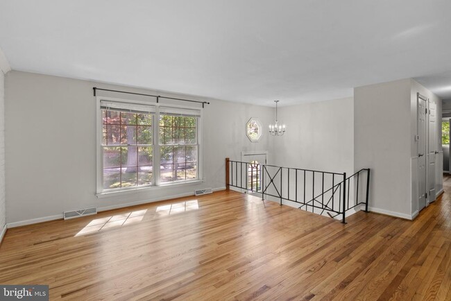 Building Photo - 328 Edgemere Dr