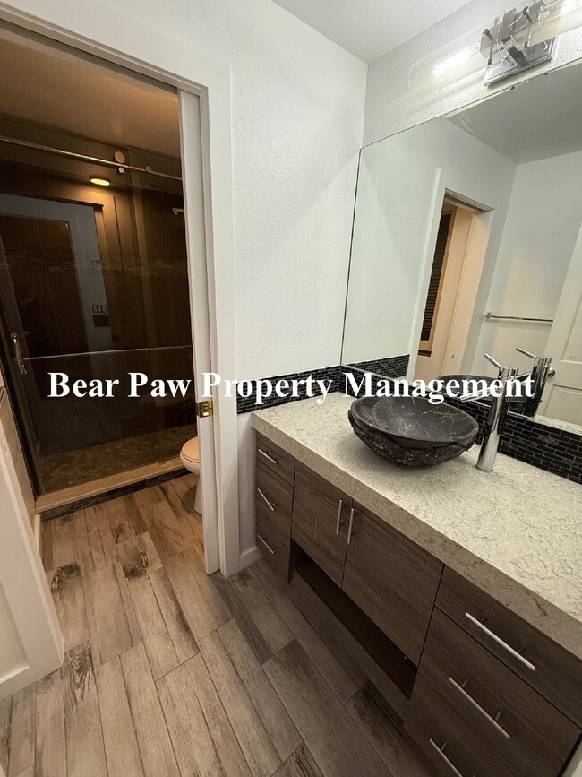 Building Photo - Beautiful Home in Riva Chase!