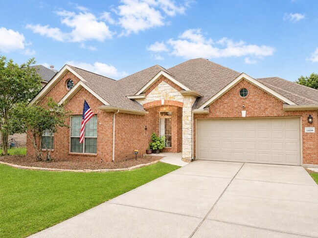 Building Photo - 33039 Lois Ln