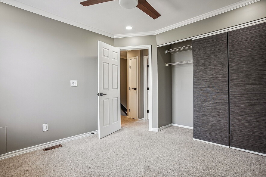 Building Photo - 4841 Stoneybrook Blvd