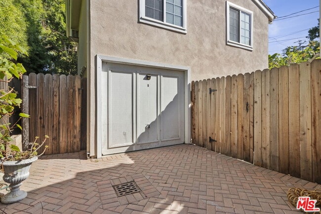 Building Photo - 2128 Camden Ave