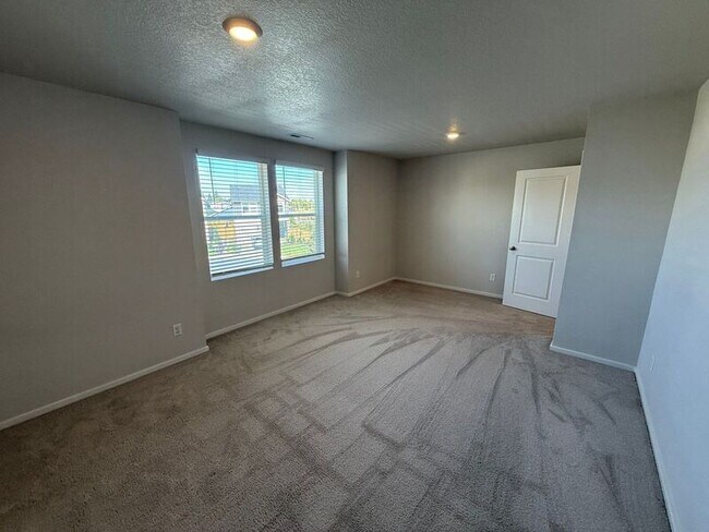 Building Photo - 4820 Gray Ct NE