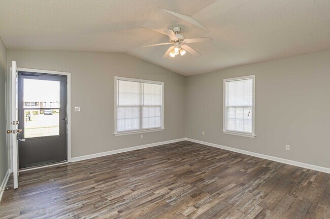 Building Photo - ADORABLE 3 BR, 2BA HOME FOR RENT IN GOLDSBORO *Excellent location less than 5 min from SJAFB*