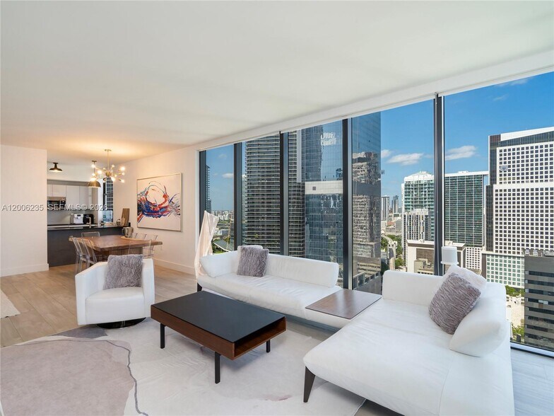 Building Photo - 1010 Brickell Ave