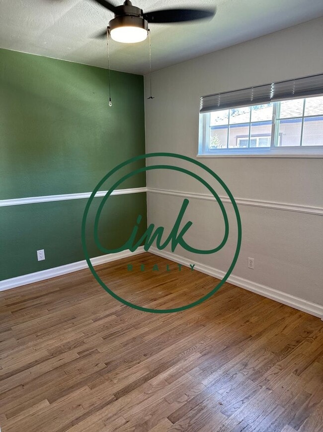 Building Photo - Charming Carson Home