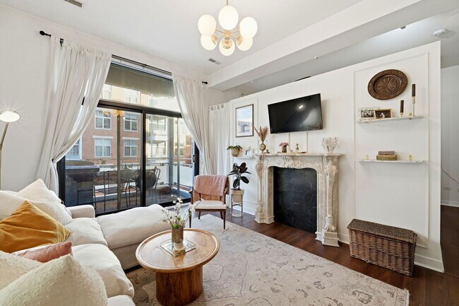 Building Photo - 949 W Madison St