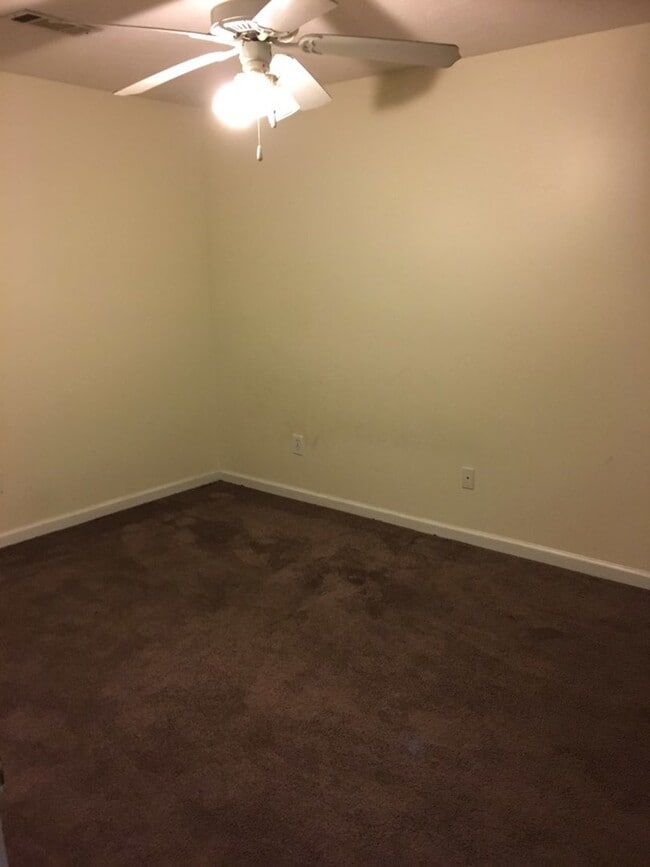 Building Photo - 2BR/2BA Duplex – Hassle-Free Living with Lawn Care Included